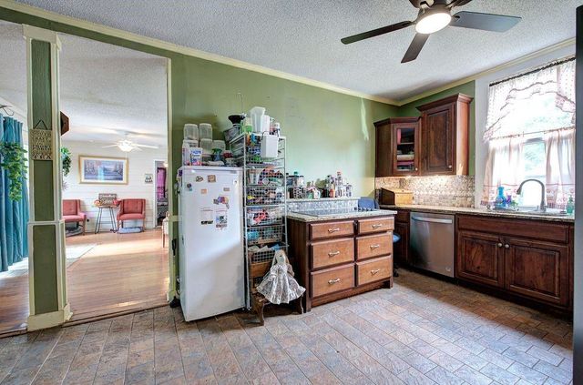 36 Shaw Street, Kingston, GA 30145