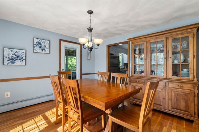 61 Regina S Dr, Tewksbury, MA 01876