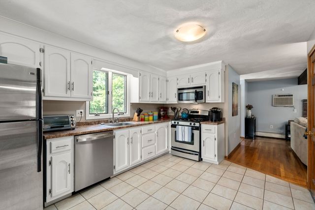 61 Regina S Dr, Tewksbury, MA 01876