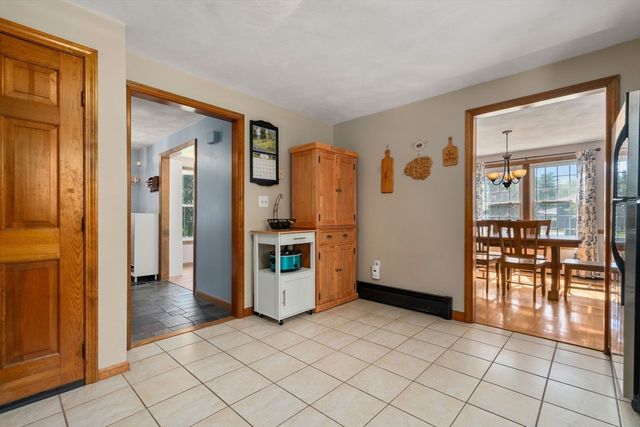 61 Regina S Dr, Tewksbury, MA 01876