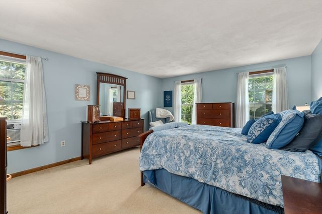61 Regina S Dr, Tewksbury, MA 01876