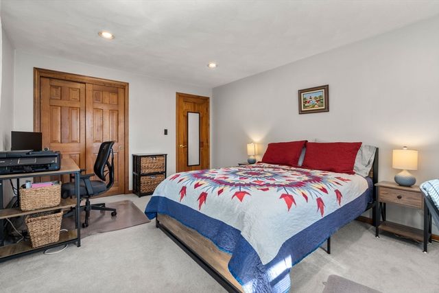 61 Regina S Dr, Tewksbury, MA 01876