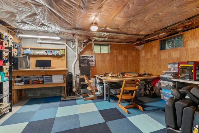 61 Regina S Dr, Tewksbury, MA 01876