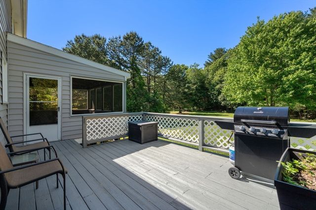 61 Regina S Dr, Tewksbury, MA 01876