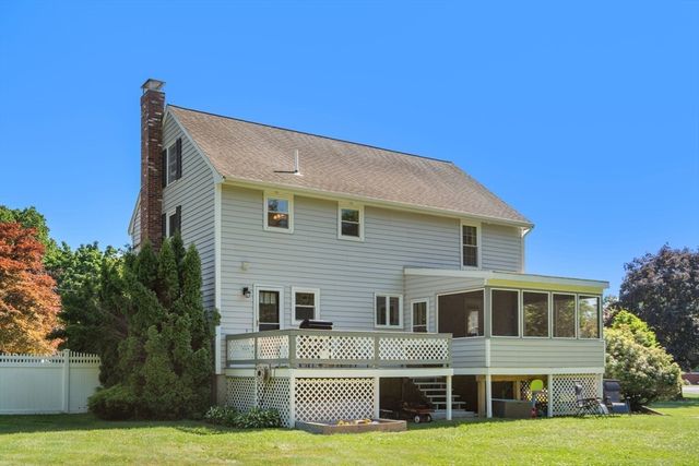 61 Regina S Dr, Tewksbury, MA 01876
