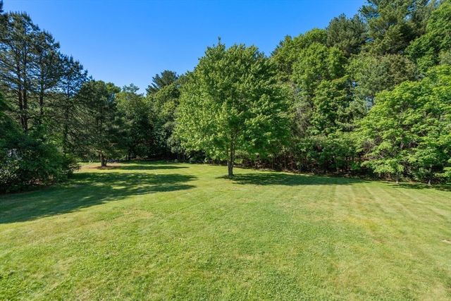61 Regina S Dr, Tewksbury, MA 01876