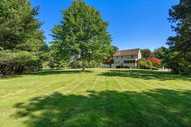 61 Regina S Dr, Tewksbury, MA 01876