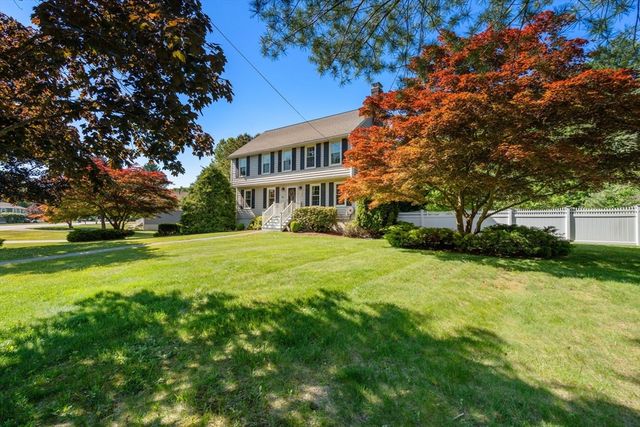 61 Regina S Dr, Tewksbury, MA 01876
