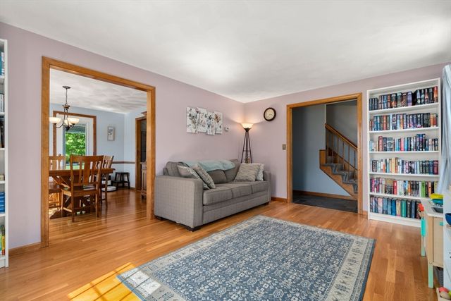 61 Regina S Dr, Tewksbury, MA 01876