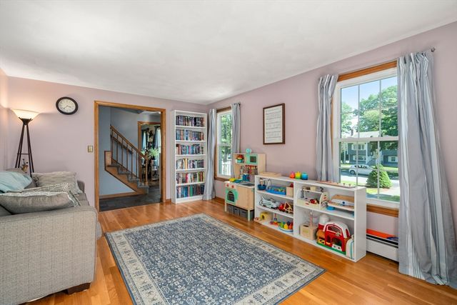 61 Regina S Dr, Tewksbury, MA 01876