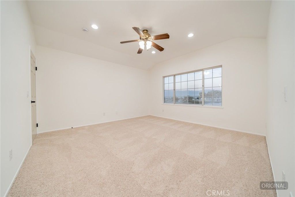 Image 12 of property listing at 350 Avenue 9, Lake Elsinore, CA 92530