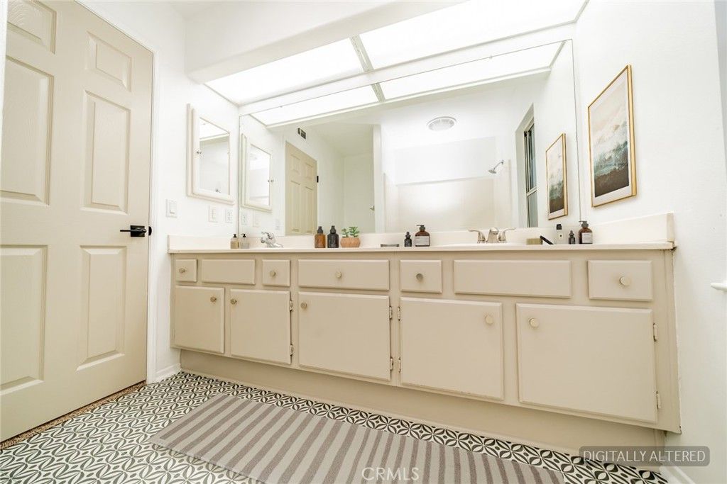 Image 13 of property listing at 350 Avenue 9, Lake Elsinore, CA 92530