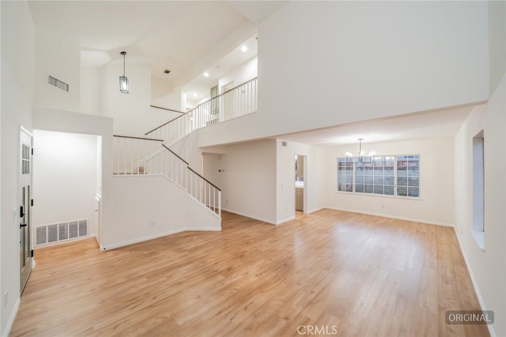 Image 3 of property listing at 350 Avenue 9, Lake Elsinore, CA 92530