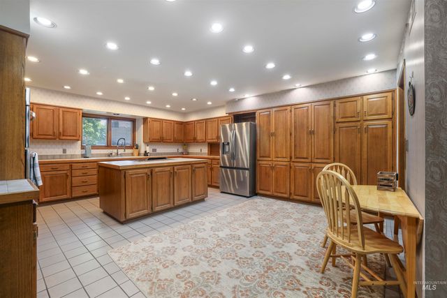 556 Ballingrude Dr, Twin Falls, ID 83301