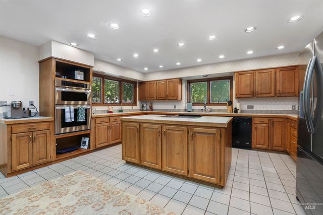 556 Ballingrude Dr, Twin Falls, ID 83301