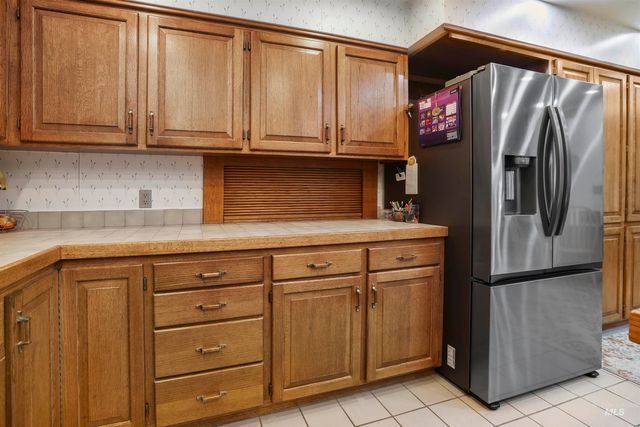 556 Ballingrude Dr, Twin Falls, ID 83301