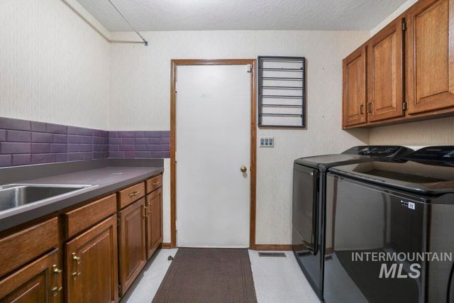 556 Ballingrude Dr, Twin Falls, ID 83301