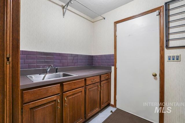 556 Ballingrude Dr, Twin Falls, ID 83301