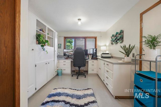 556 Ballingrude Dr, Twin Falls, ID 83301
