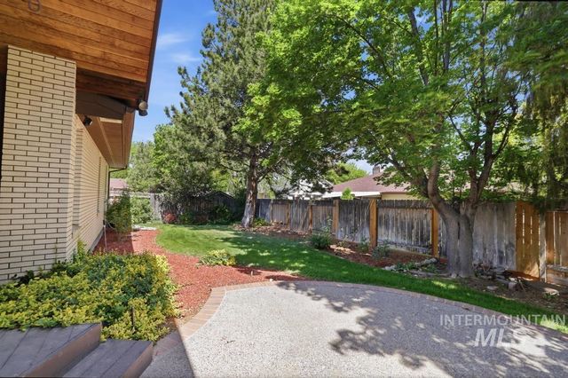 556 Ballingrude Dr, Twin Falls, ID 83301