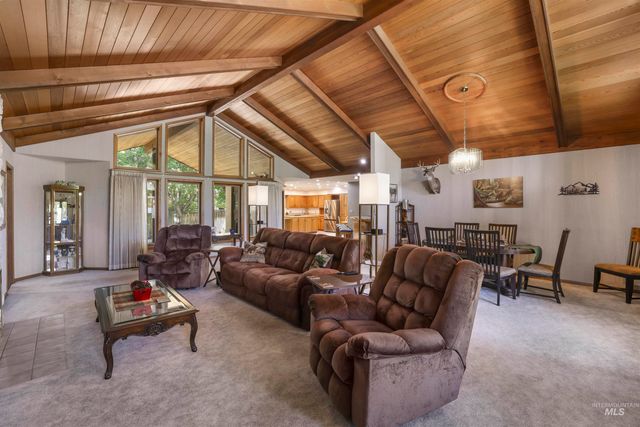 556 Ballingrude Dr, Twin Falls, ID 83301