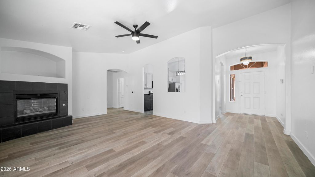 21570 N GREENWAY Road, Maricopa, AZ 85138 — photo 2