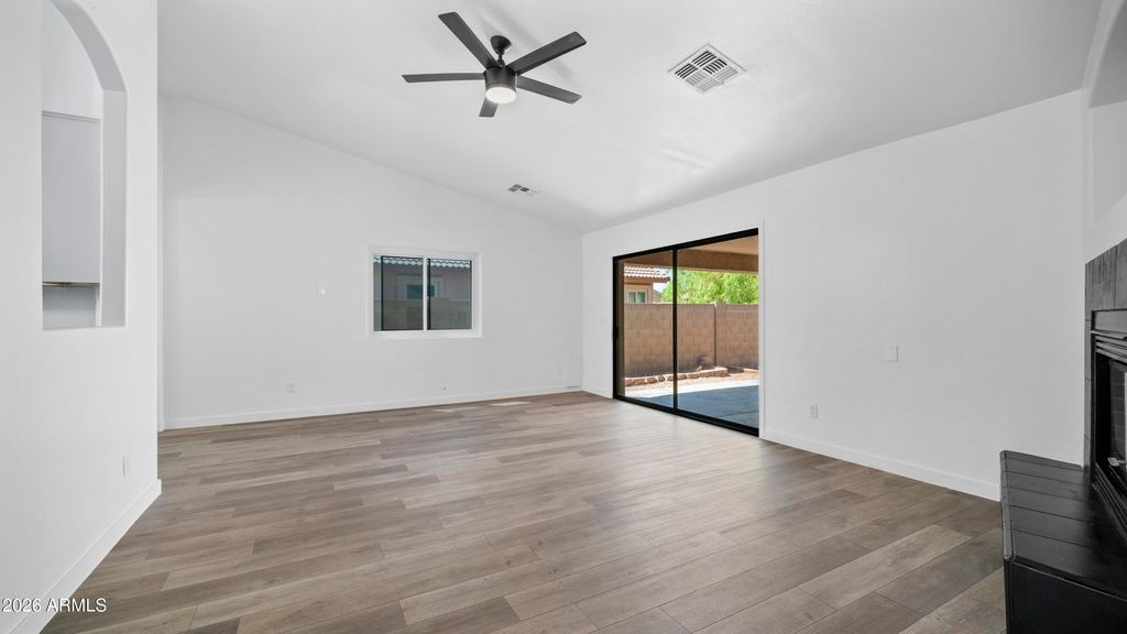21570 N GREENWAY Road, Maricopa, AZ 85138 — photo 3