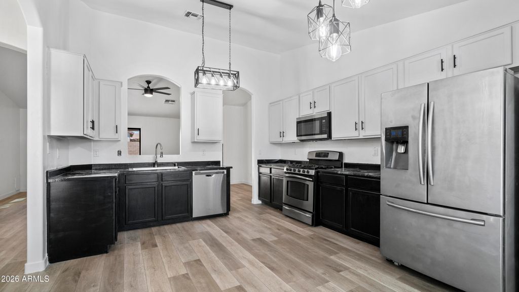 21570 N GREENWAY Road, Maricopa, AZ 85138 — photo 4