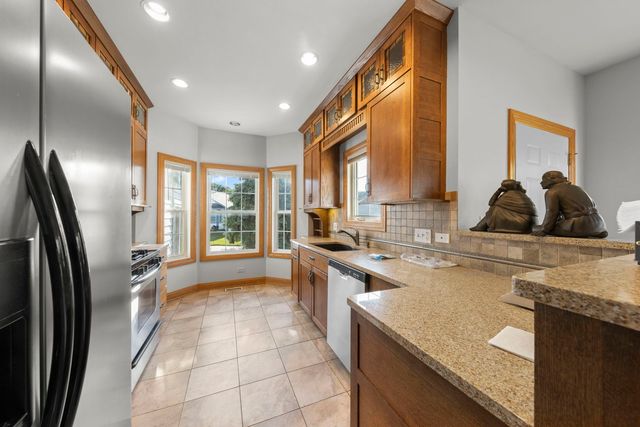 1537 Queen Ann Lane, Gurnee, IL 60031