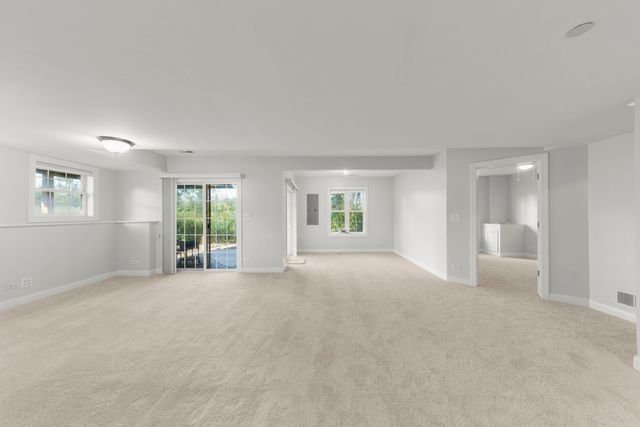 1537 Queen Ann Lane, Gurnee, IL 60031