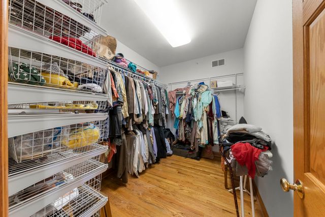 1537 Queen Ann Lane, Gurnee, IL 60031