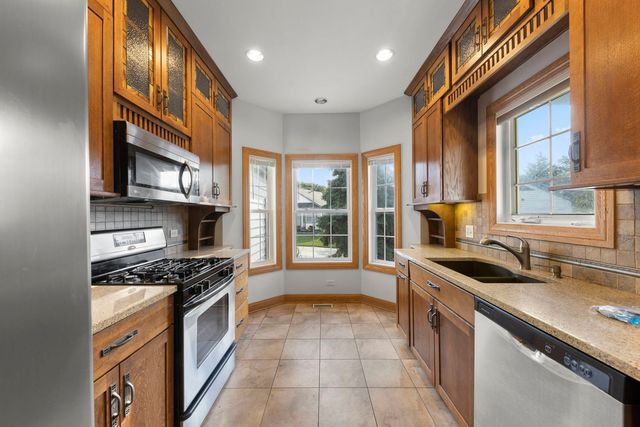 1537 Queen Ann Lane, Gurnee, IL 60031