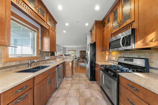 1537 Queen Ann Lane, Gurnee, IL 60031