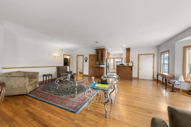 1537 Queen Ann Lane, Gurnee, IL 60031