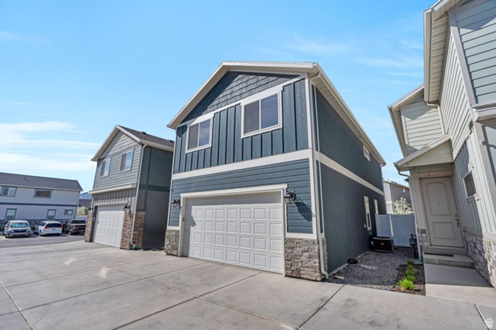 8703 N RIVIERA ALY, Eagle Mountain, UT 84005