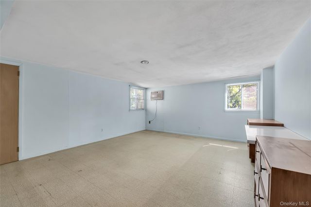 238 Clent Road, Great Neck, NY 11021