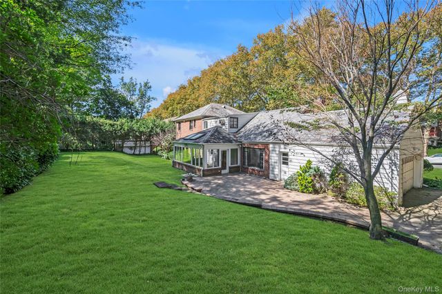 238 Clent Road, Great Neck, NY 11021