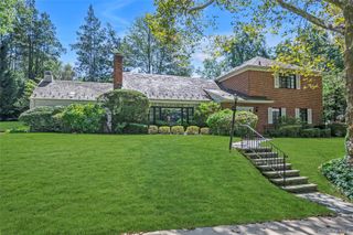 238 Clent Road, Great Neck, NY 11021