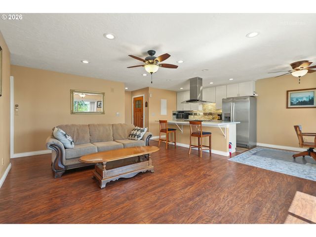 12671 Sw PRINCE EDWARD Ct A, King City, OR 97224