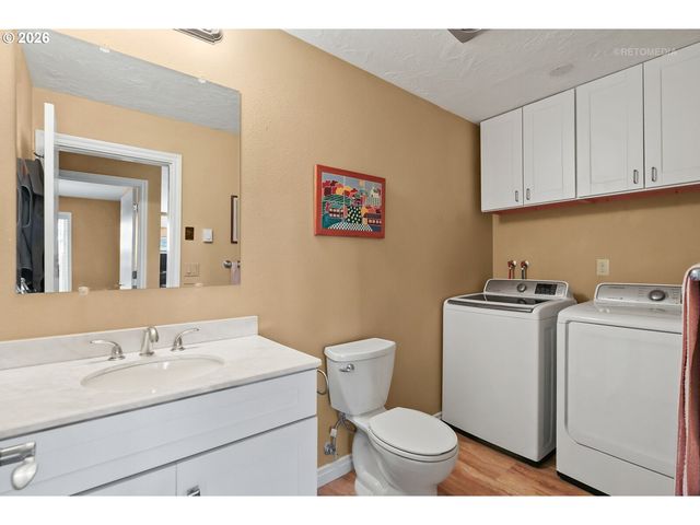 12671 Sw PRINCE EDWARD Ct A, King City, OR 97224