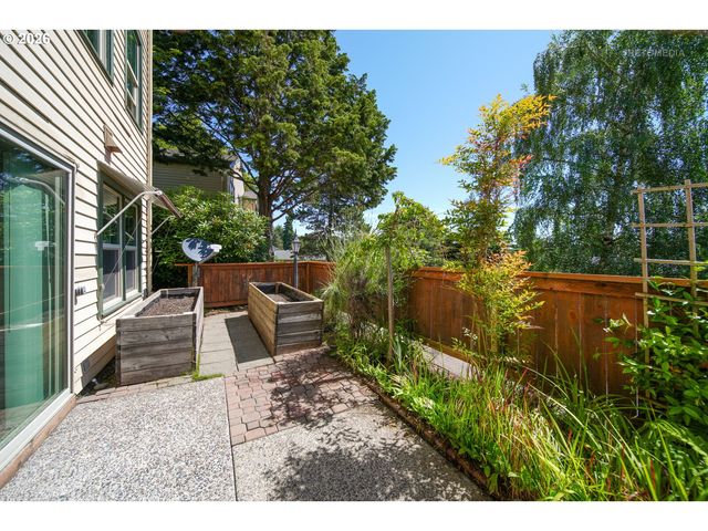 12671 Sw PRINCE EDWARD Ct A, King City, OR 97224