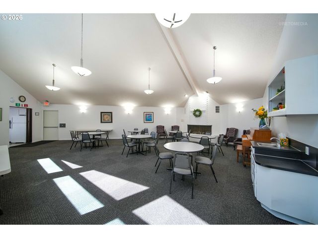 12671 Sw PRINCE EDWARD Ct A, King City, OR 97224