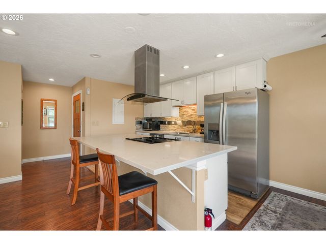 12671 Sw PRINCE EDWARD Ct A, King City, OR 97224
