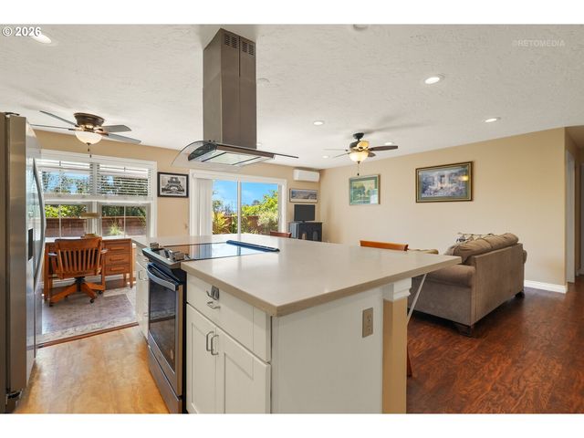 12671 Sw PRINCE EDWARD Ct A, King City, OR 97224