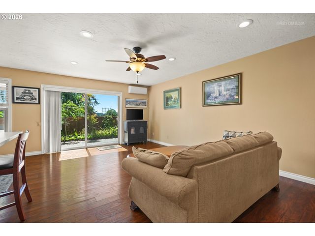 12671 Sw PRINCE EDWARD Ct A, King City, OR 97224