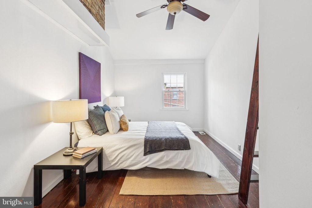130 CATHARINE ST, Philadelphia, PA 19147