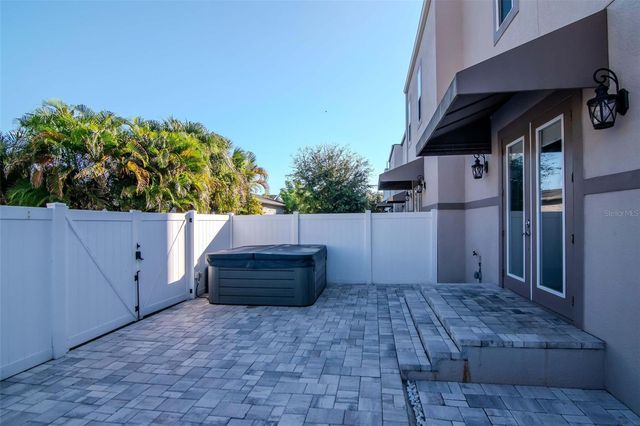 2407 W NORTH B STREET 2, Tampa, FL 33609