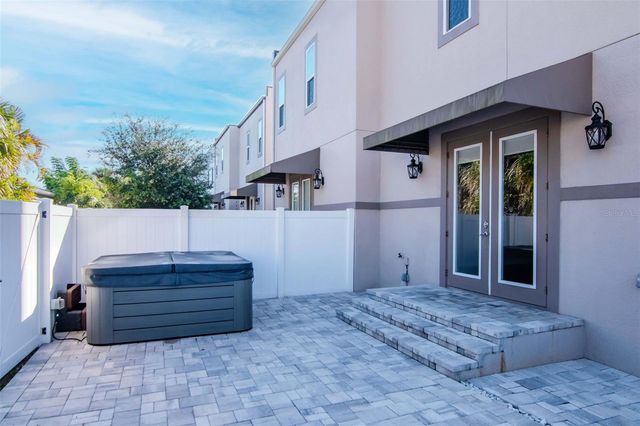 2407 W NORTH B STREET 2, Tampa, FL 33609