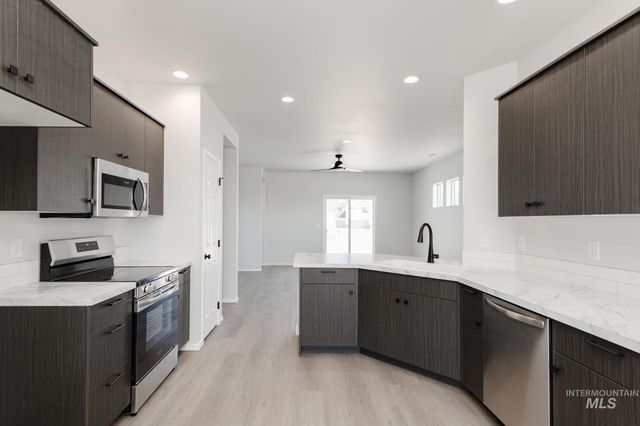 10487 W Teratai St, Star, ID 83669