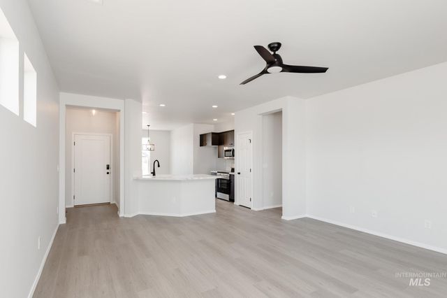 10487 W Teratai St, Star, ID 83669